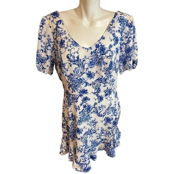 City Studio Dresses & Skirts - City Studio/Blue White Floral Dress Mermaid Hem/Junior Size 15/NWT $59